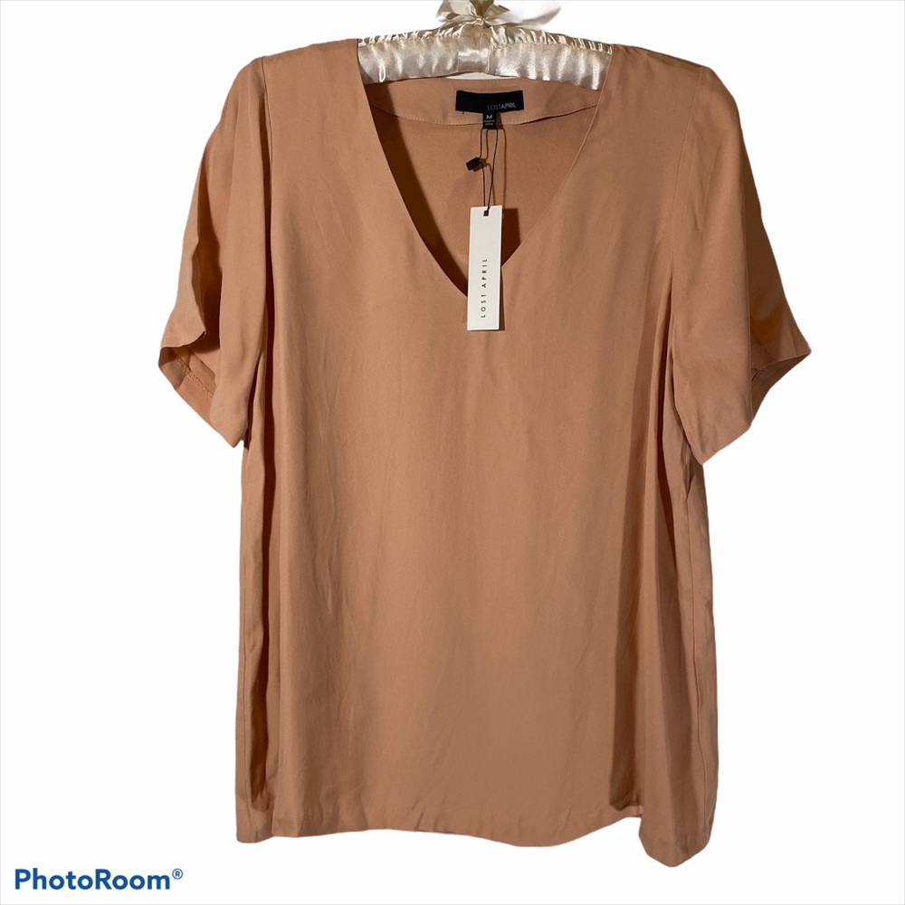 Lost April Blouse. Size M. NWT